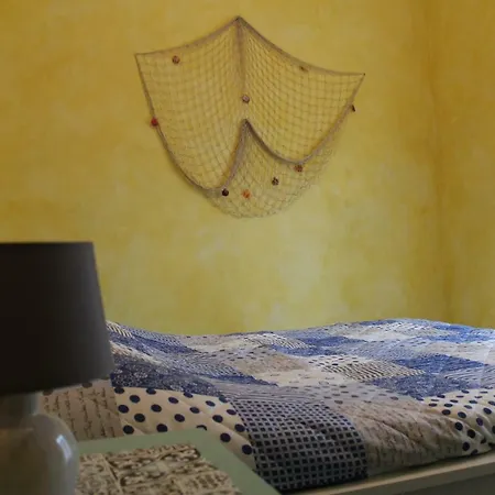 50mt Dal Mare E Dalla Stazione Apartment *